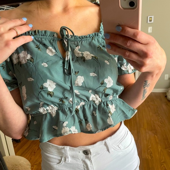 Crop top - Picture 2 of 2